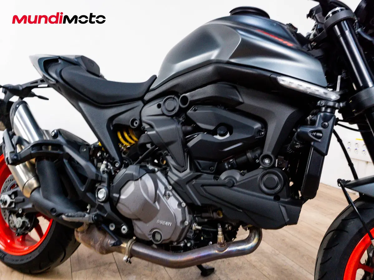 Ducati Monster 937 (2021 - 25) (5)