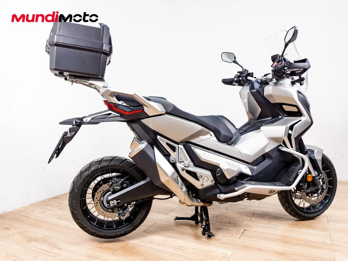 Honda X-ADV 750 (2017) (3)