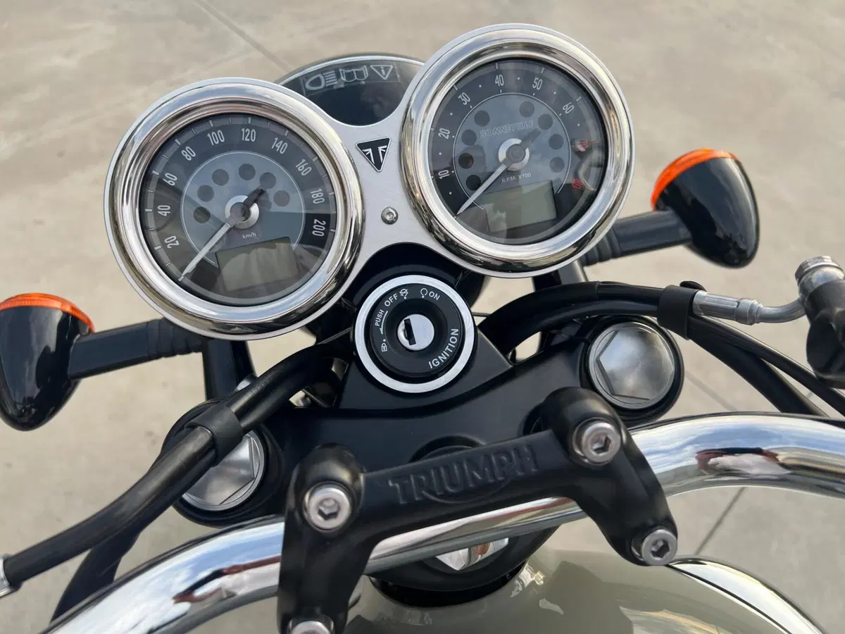 Triumph Bonneville T100 (2026) (7)