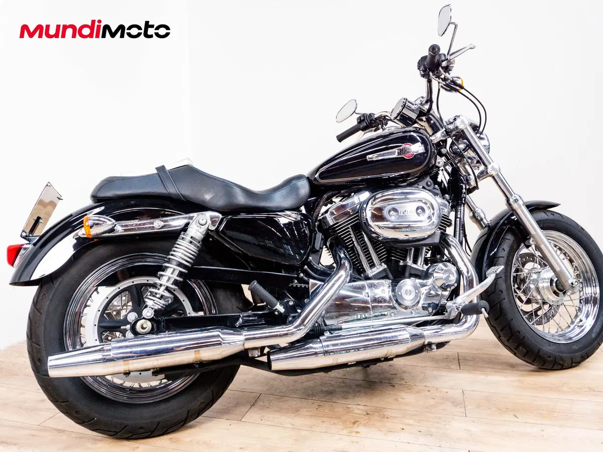 Harley-Davidson 1200 Custom (2017) - XL 1200C (3)