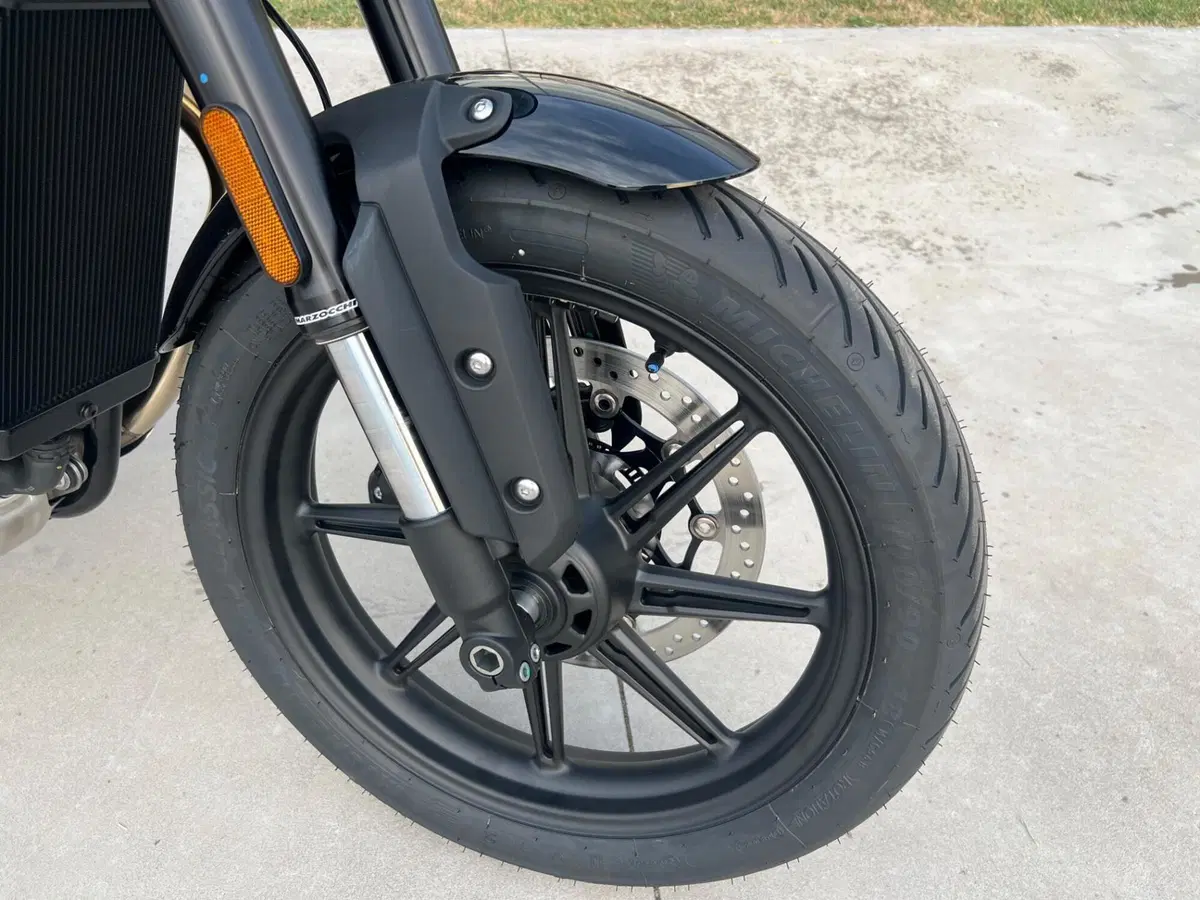 Triumph Speed Twin 900 (2025 - 26) (4)