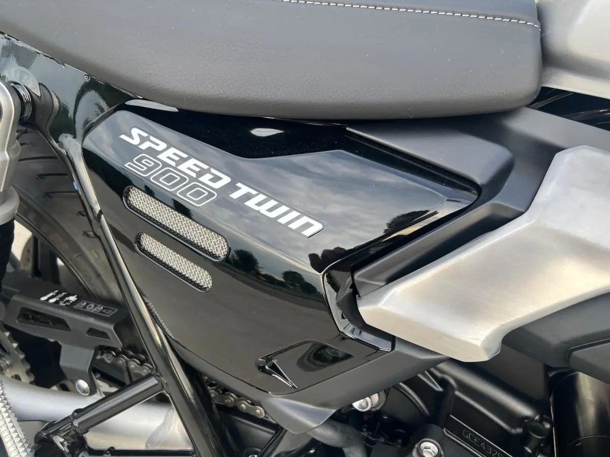 Triumph Speed Twin 900 (2025 - 26) (5)