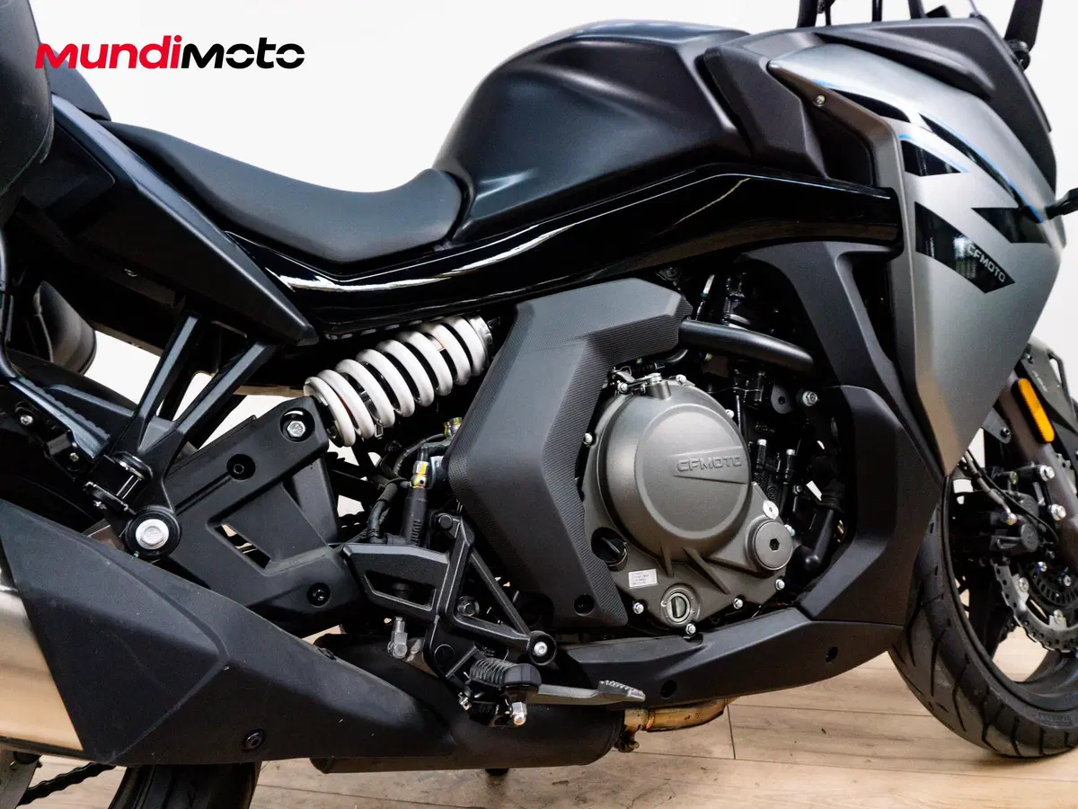 CFMOTO 650GT (2021 - 26) (4)
