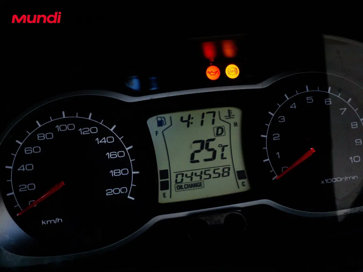 Suzuki Burgman AN 650 (2013 - 15) (12)