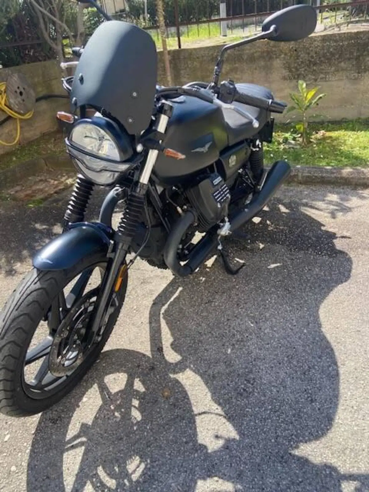Moto Guzzi V7 Stone (2021 - 24)