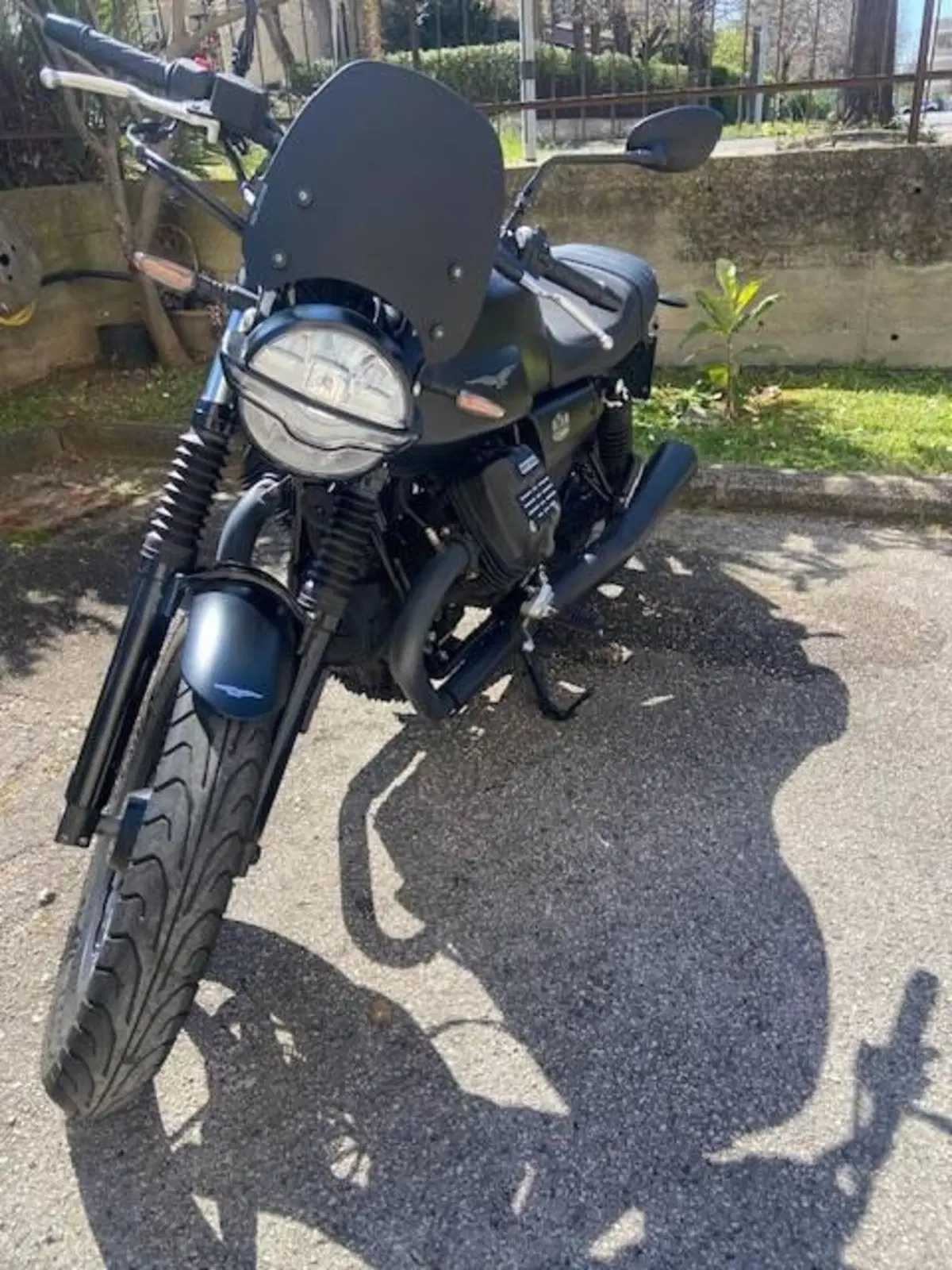 Moto Guzzi V7 Stone (2021 - 24) (3)