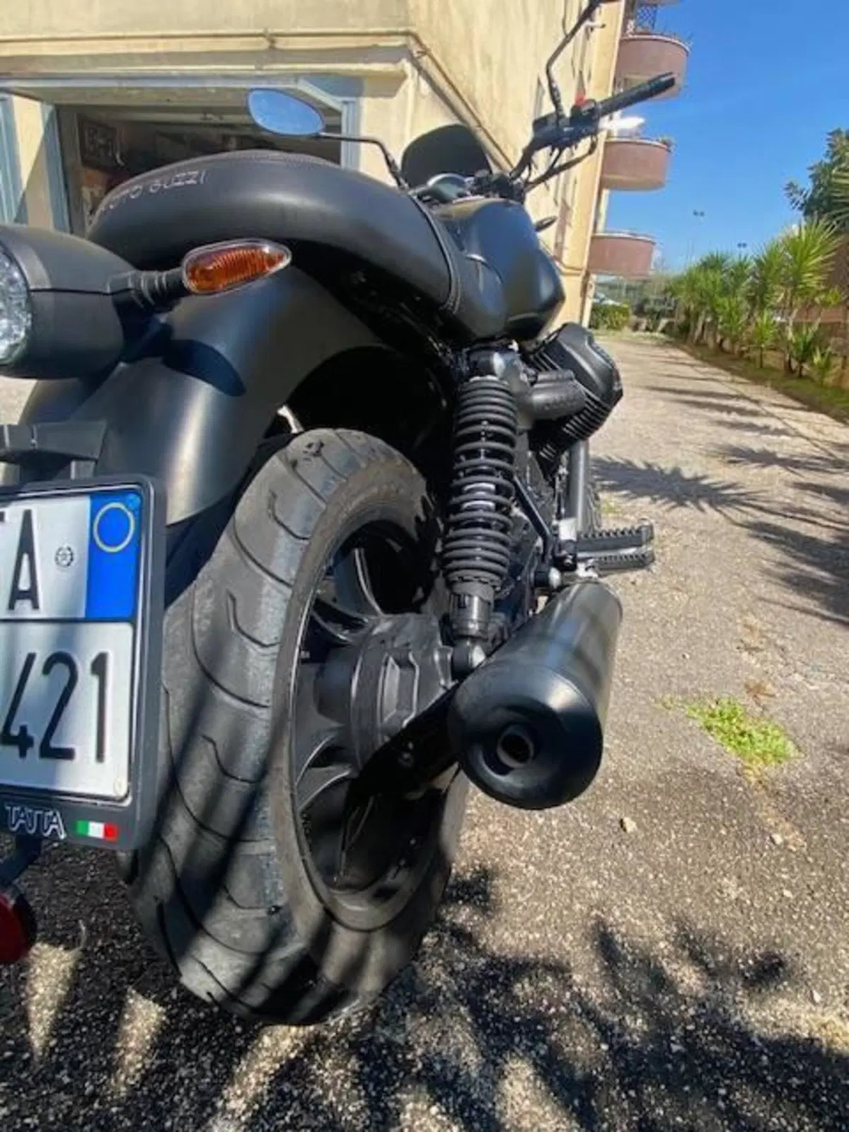 Moto Guzzi V7 Stone (2021 - 24) (7)