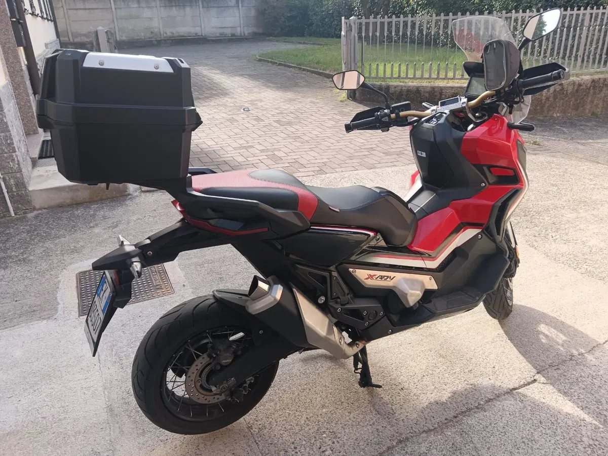 Honda X-ADV 750 (2017) (2)