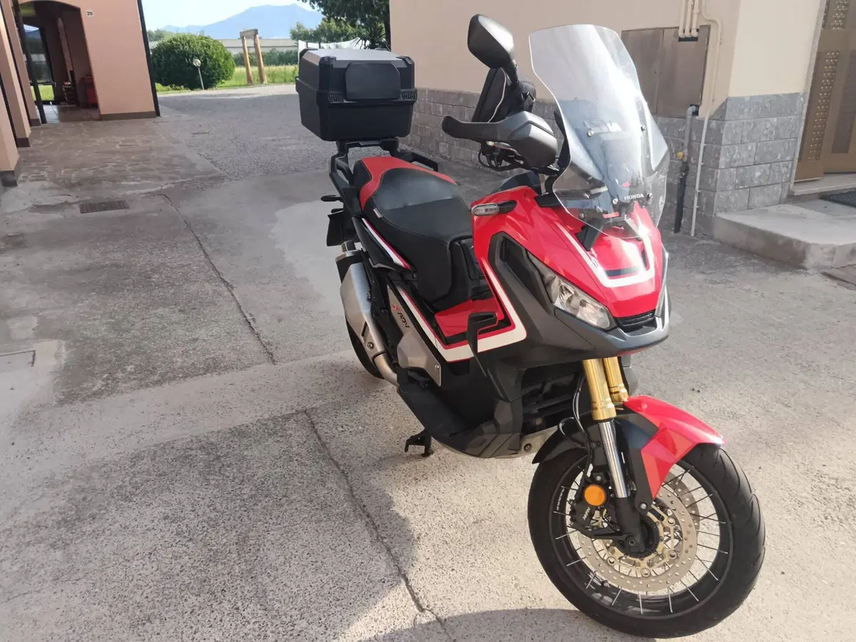 Honda X-ADV 750 (2017) (3)