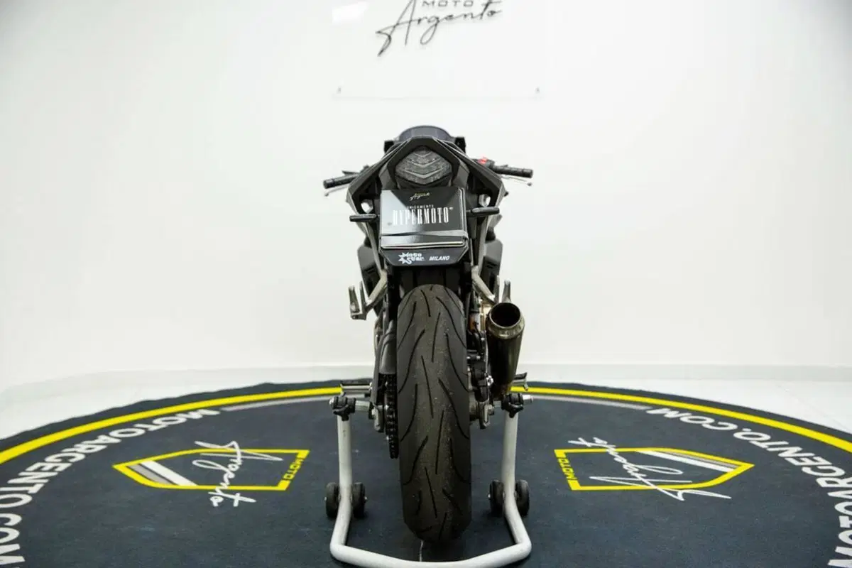 Honda CBR 500 R (2021) (8)