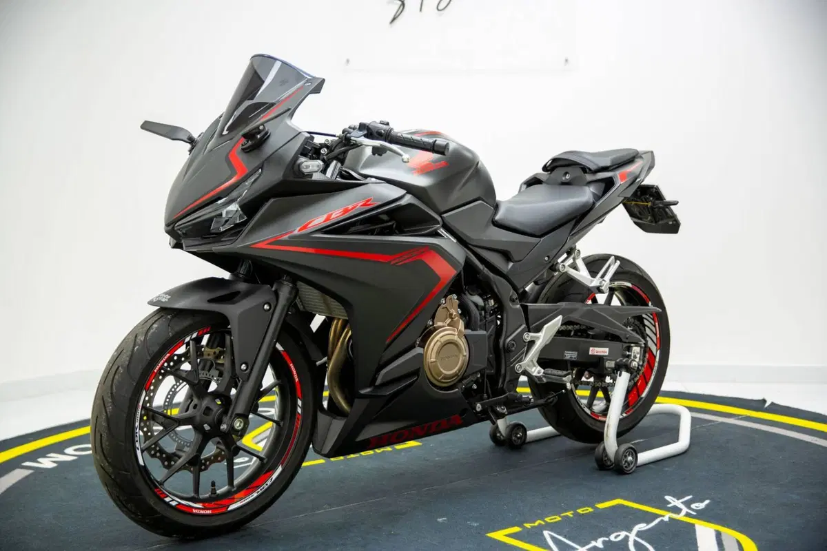 Honda CBR 500 R (2021) (11)