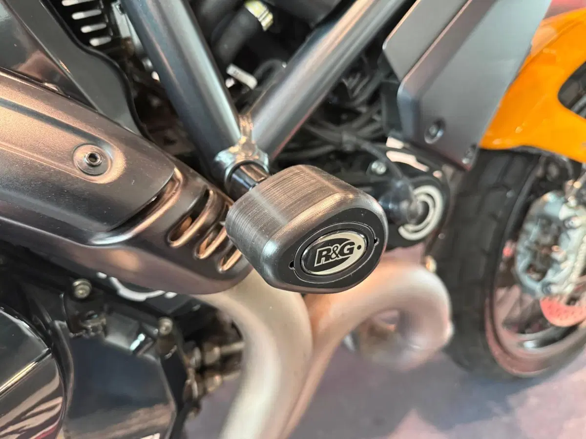 Ducati Scrambler 1100 Tribute Pro (2022 - 24) (4)