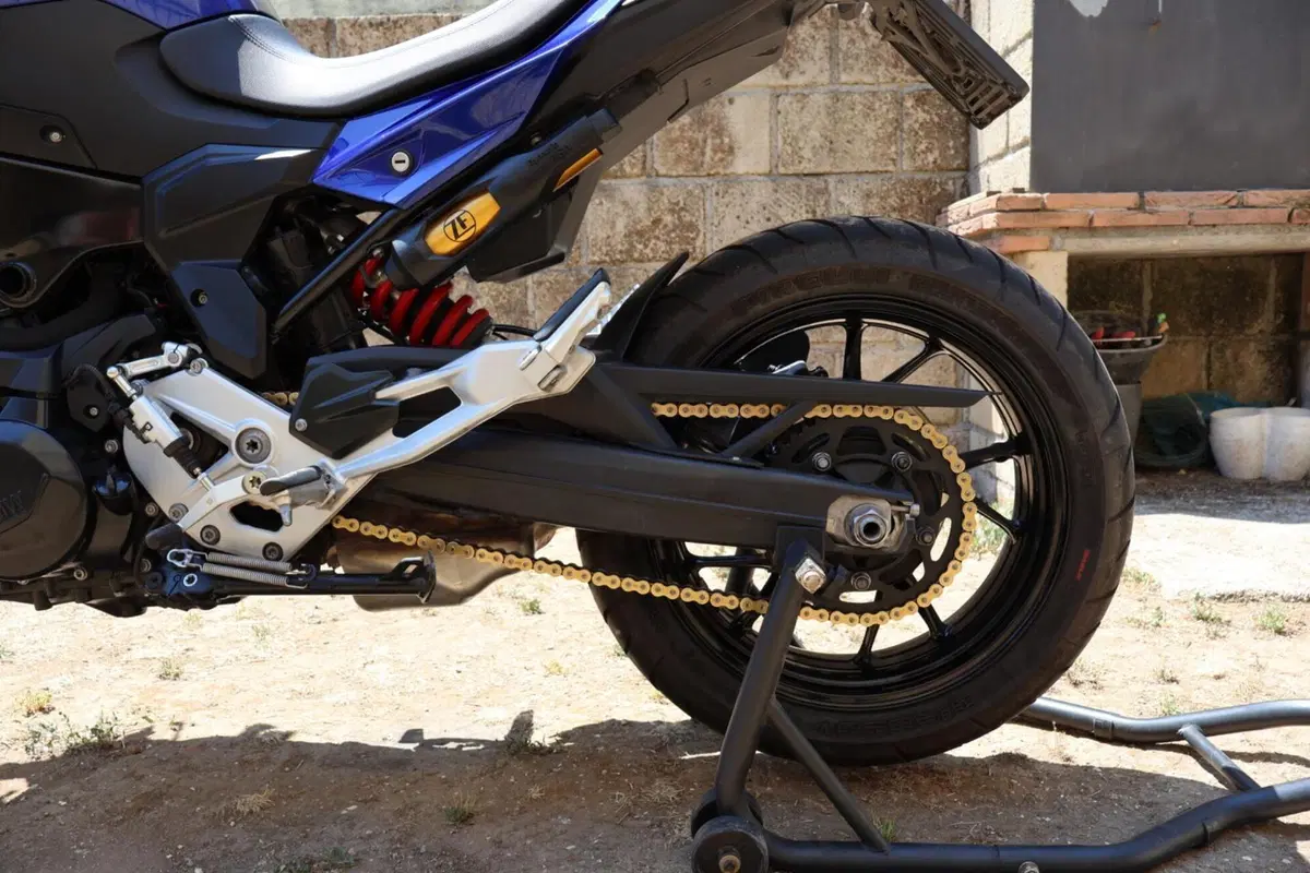 Bmw F 900 R (2021 - 24) (4)