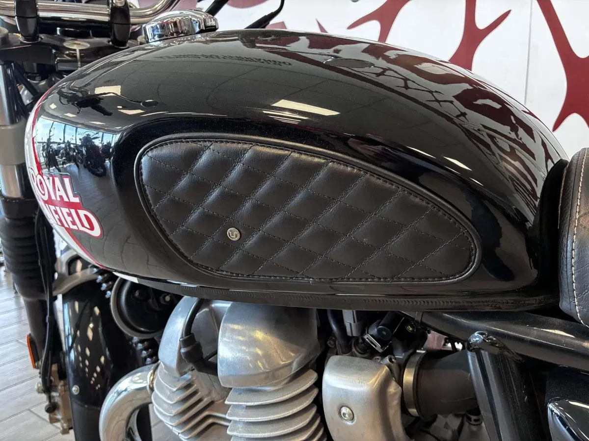 Royal Enfield Interceptor 650 (2021 - 26) (3)