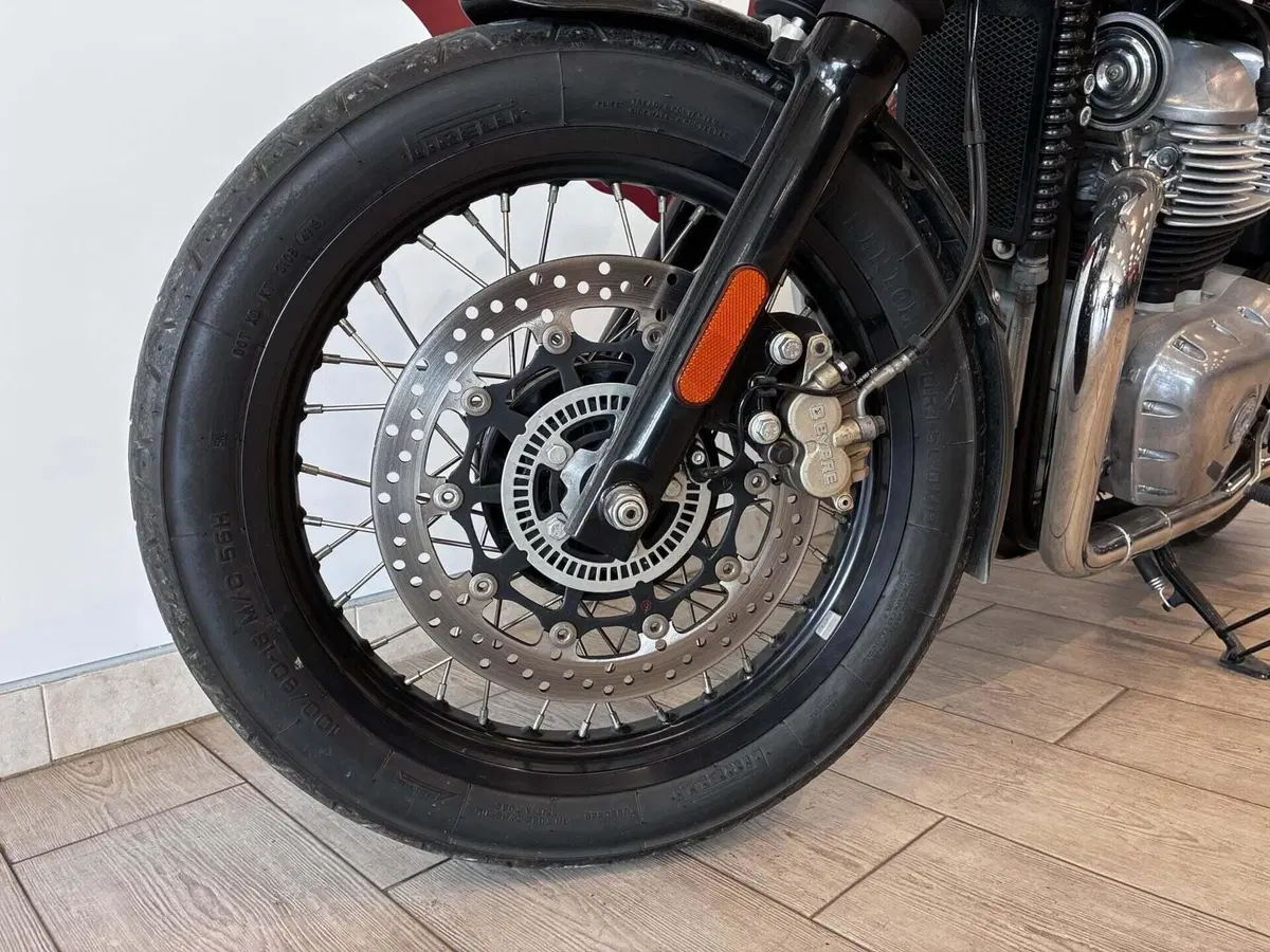 Royal Enfield Interceptor 650 (2021 - 26) (4)
