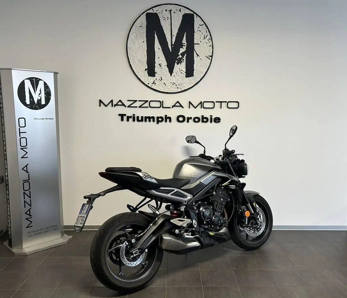 Triumph Street Triple 765 R (2023 - 26) (2)