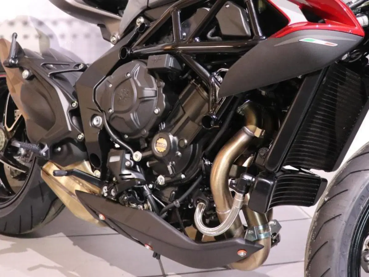 MV Agusta Brutale 800 RR (2021 - 25) (3)