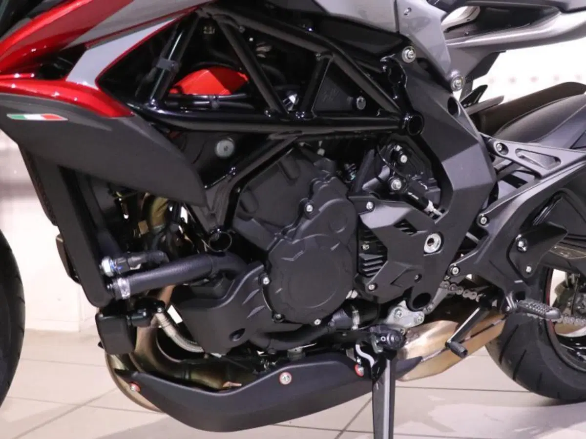 MV Agusta Brutale 800 RR (2021 - 25) (4)