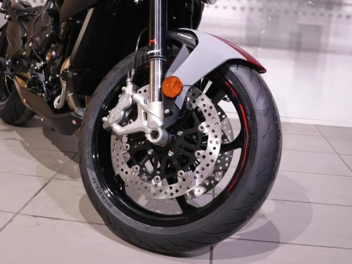 MV Agusta Brutale 800 RR (2021 - 25) (9)