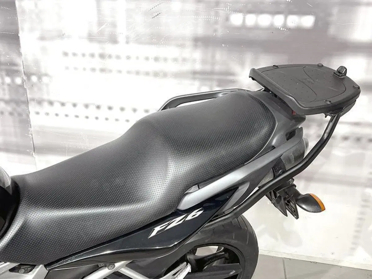 Yamaha FZ6 (2004 - 07) (4)