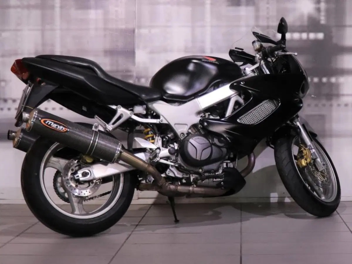 Honda VTR 1000 F Firestorm (1997 - 00) (8)