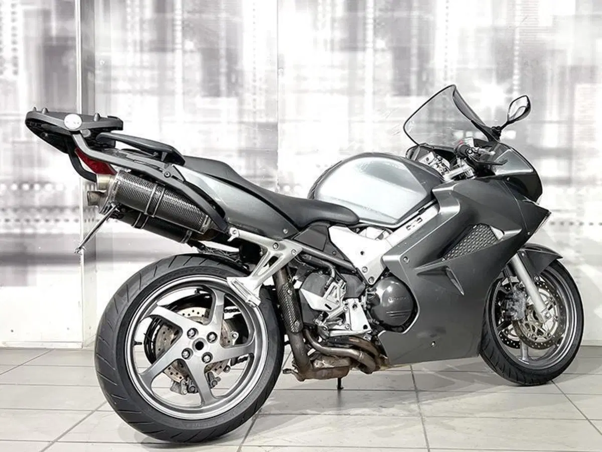 Honda VFR 800 (2006 - 13) (7)