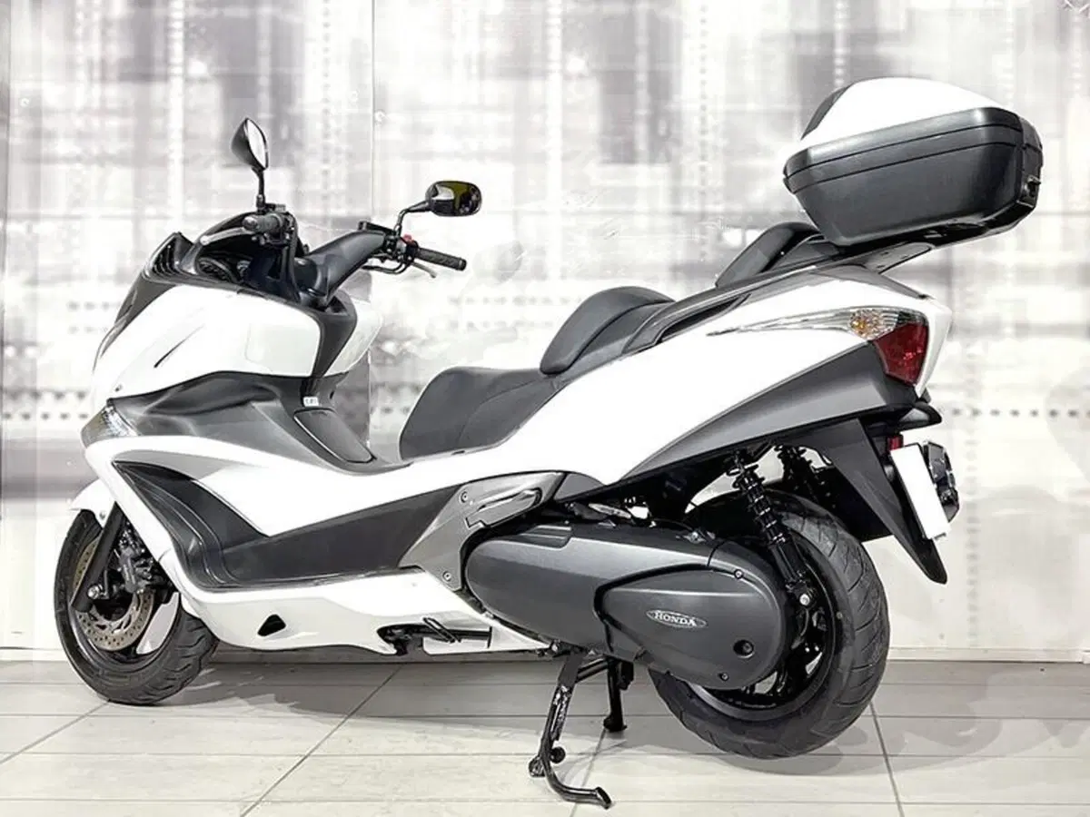Honda SW-T 400 (2009 - 16) (2)