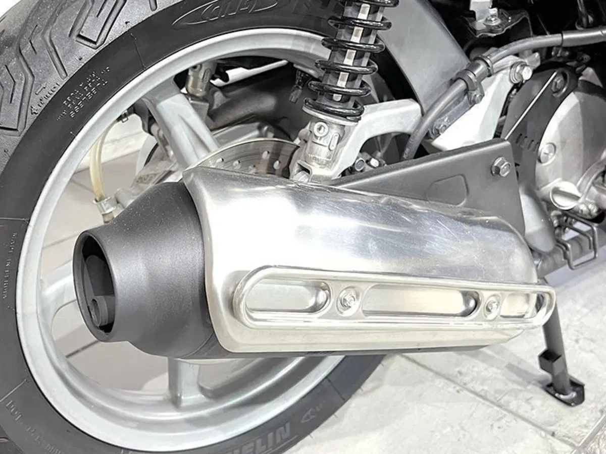 Honda SH 150i (2009 - 12) (4)