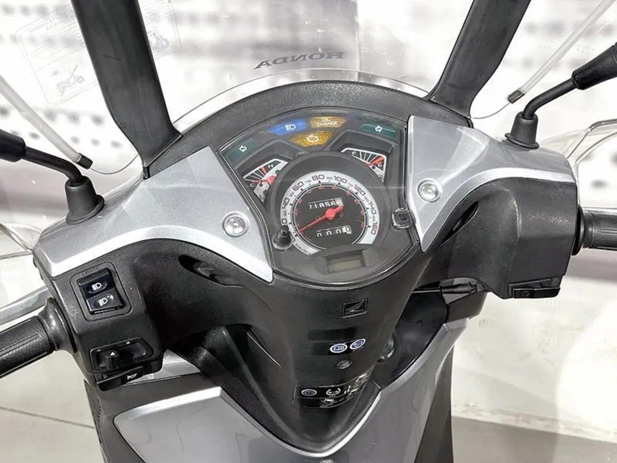Honda SH 150i (2009 - 12) (6)