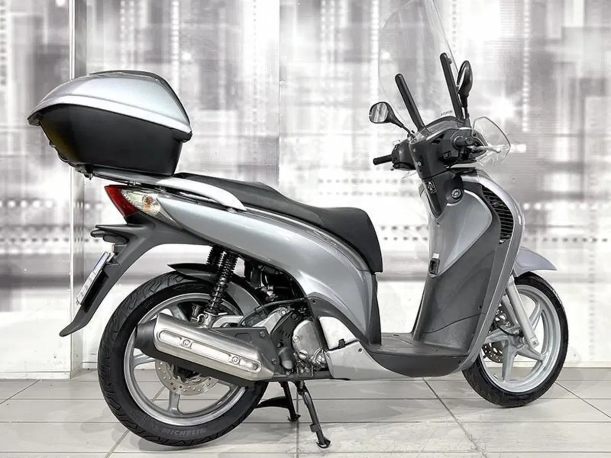 Honda SH 150i (2009 - 12) (8)