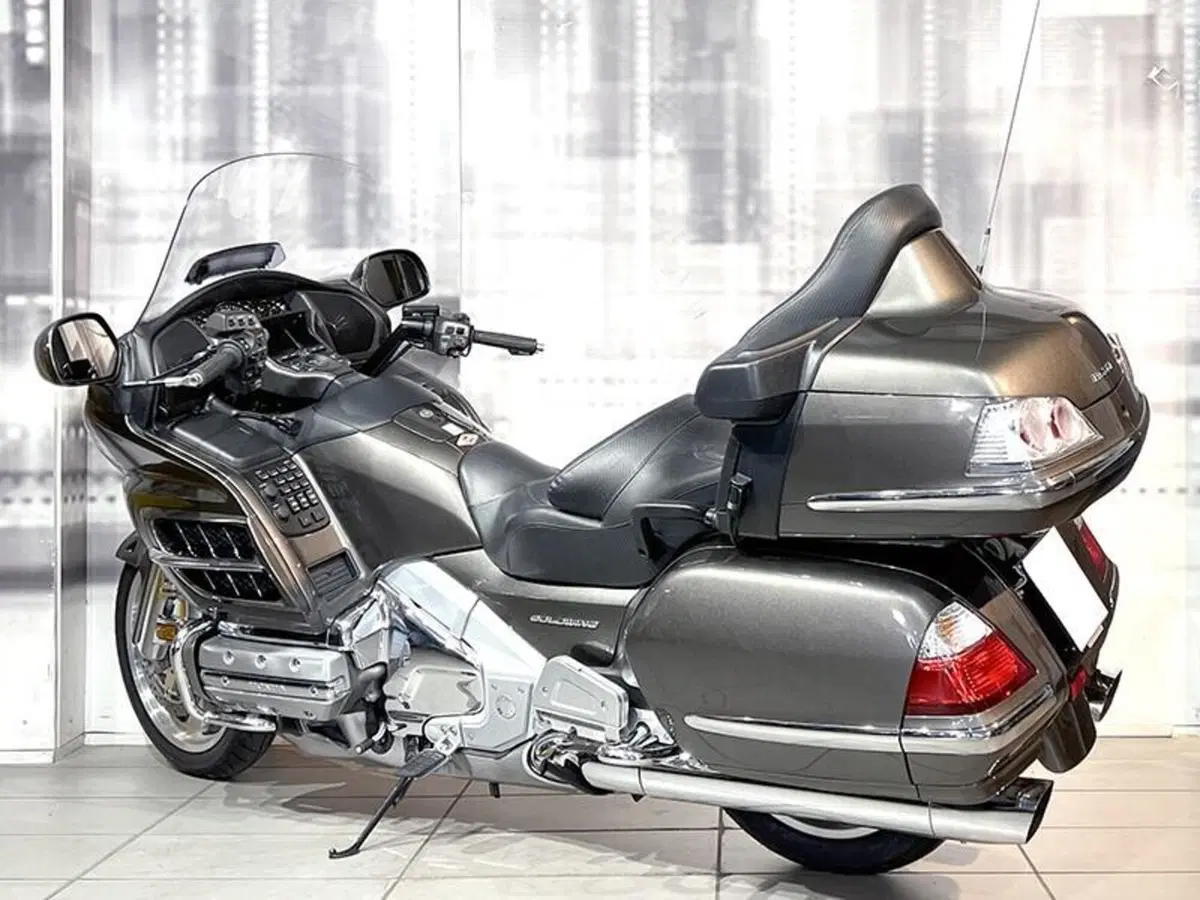 Honda GL 1800 Gold Wing (2007 - 11) (2)