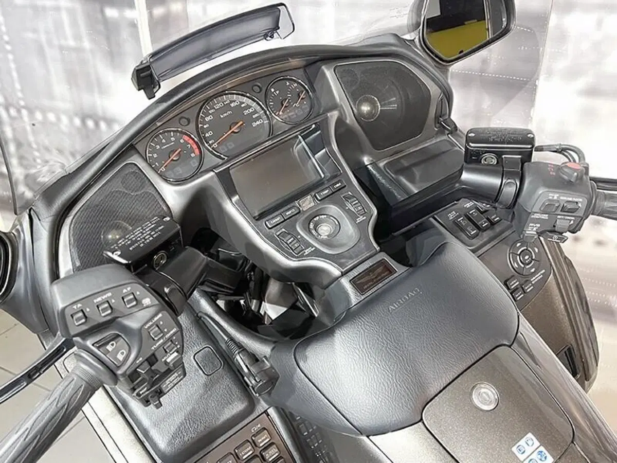 Honda GL 1800 Gold Wing (2007 - 11) (6)