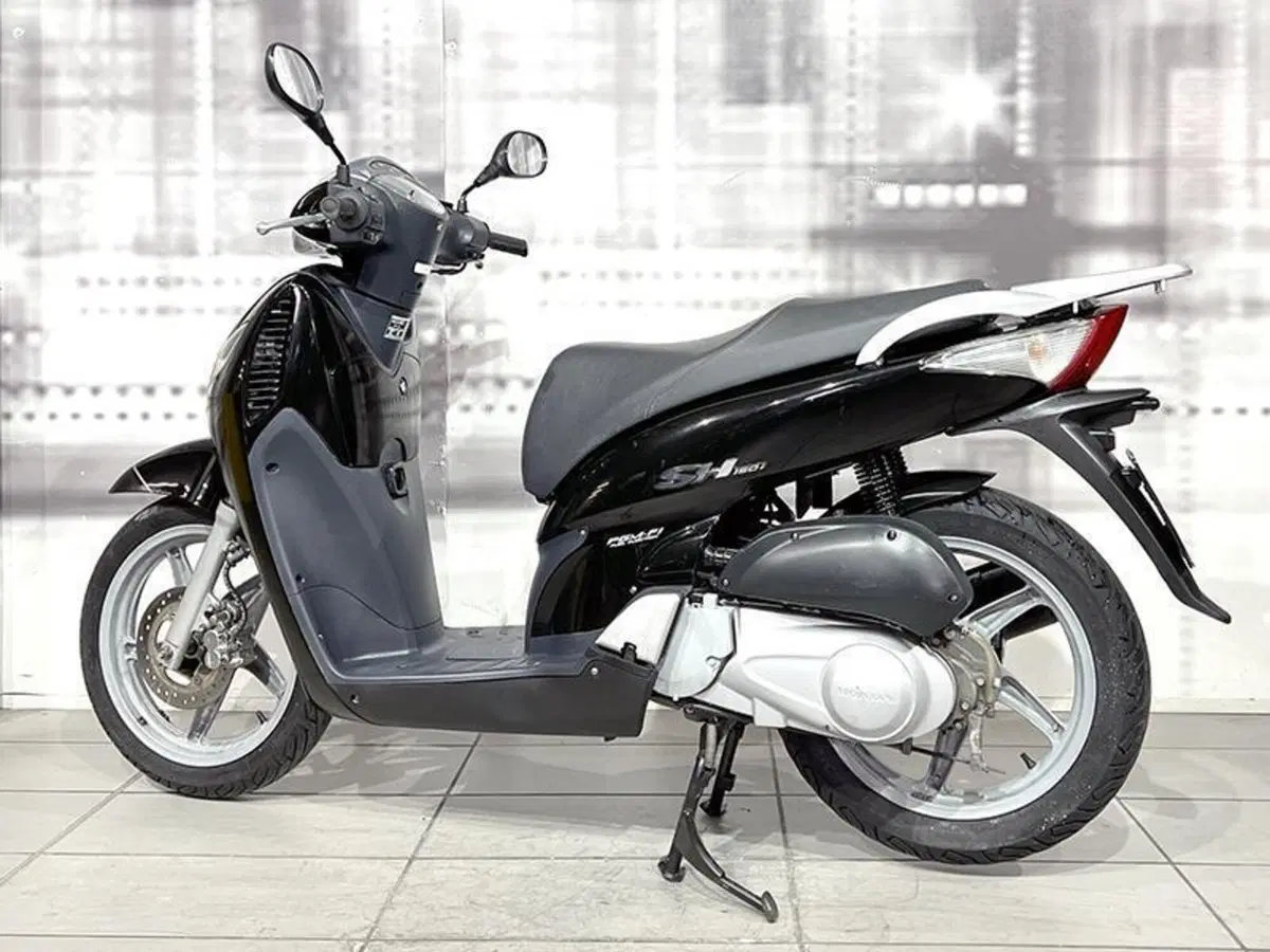 Honda SH 150i (2005 - 08) (2)
