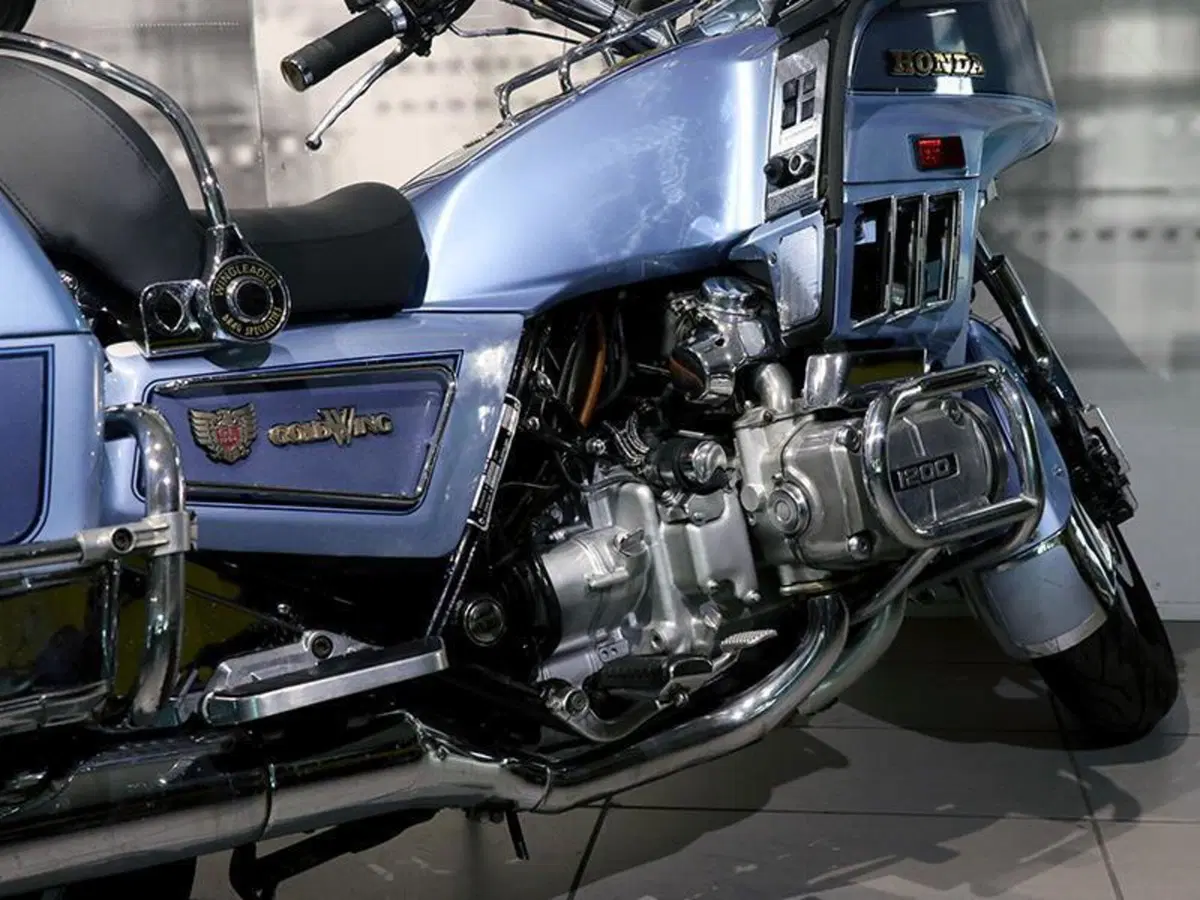 Honda GL 1200 Gold wing (9)