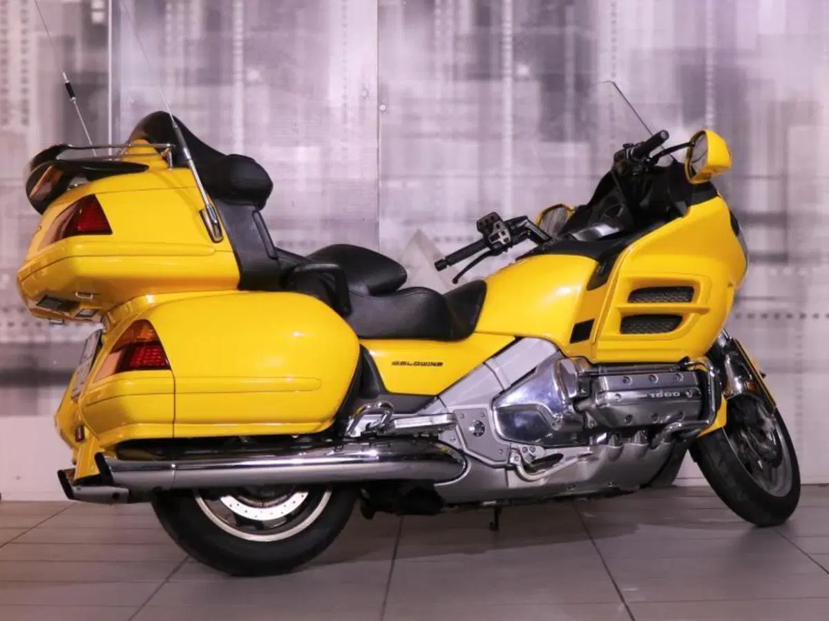 Honda GL 1800 Gold Wing (2000 - 05) (8)