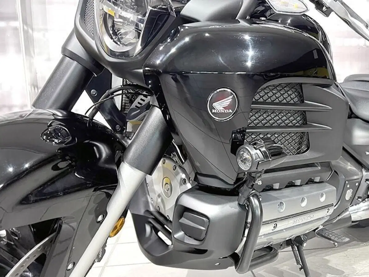 Honda GL 1800 F6C ABS (2014 - 16) (4)