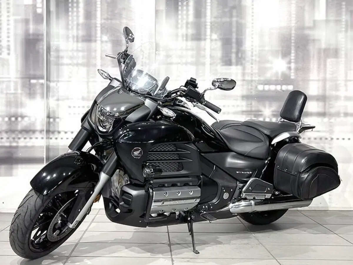 Honda GL 1800 F6C ABS (2014 - 16) (6)
