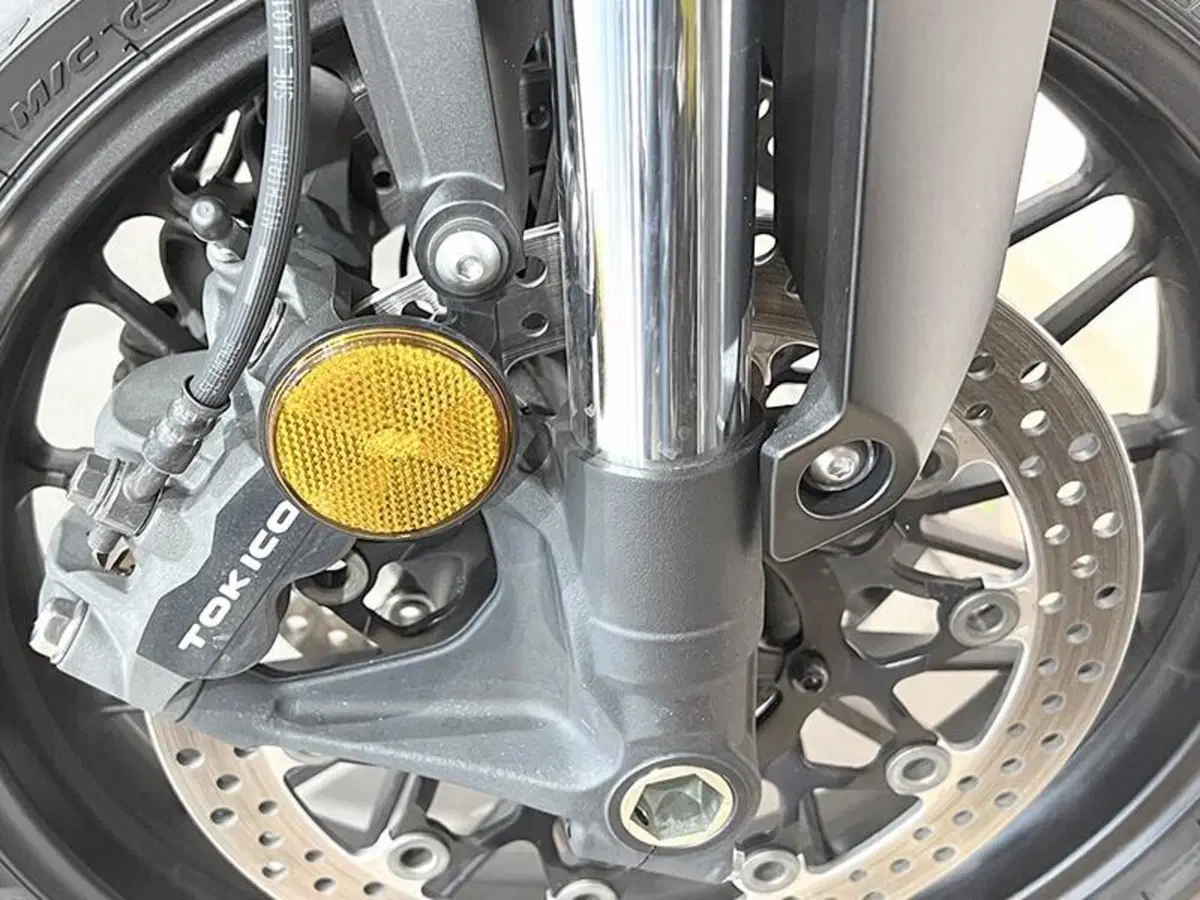 Honda CB 1000 R (2021 - 25) (4)