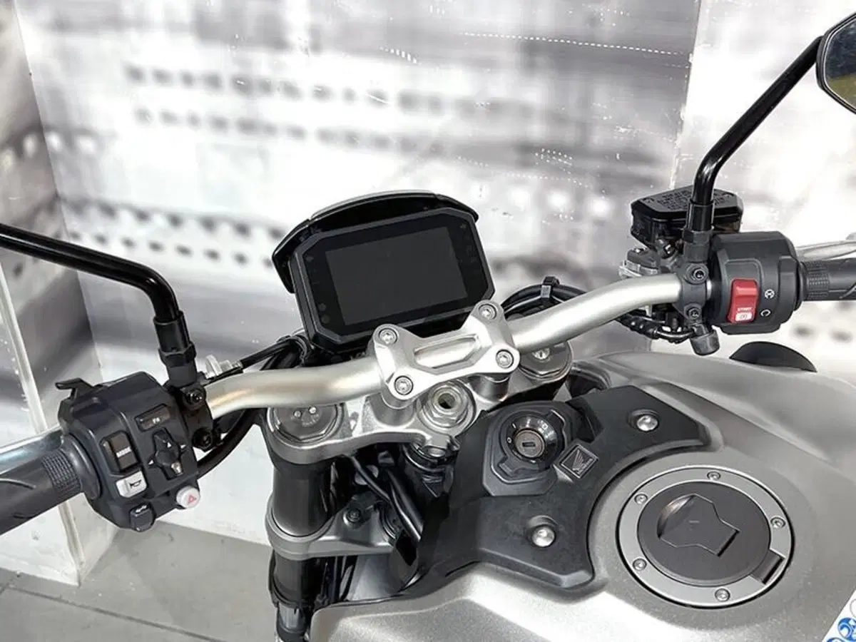 Honda CB 1000 R (2021 - 25) (6)