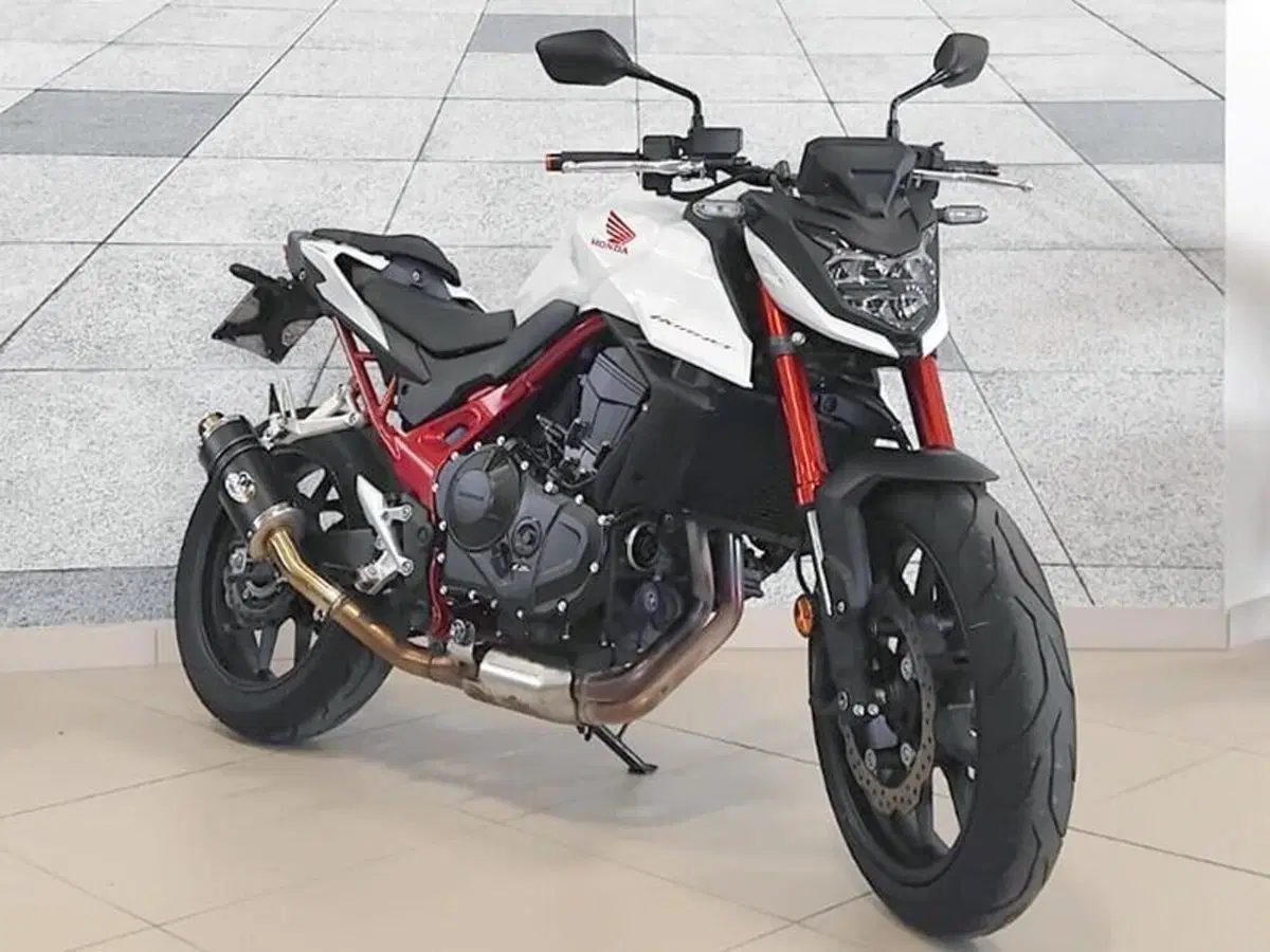 Honda CB 750 Hornet (2025)