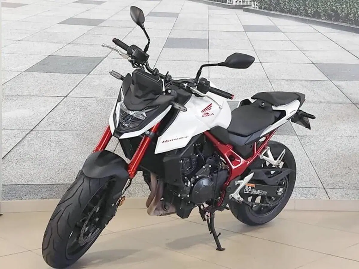 Honda CB 750 Hornet (2025) (5)