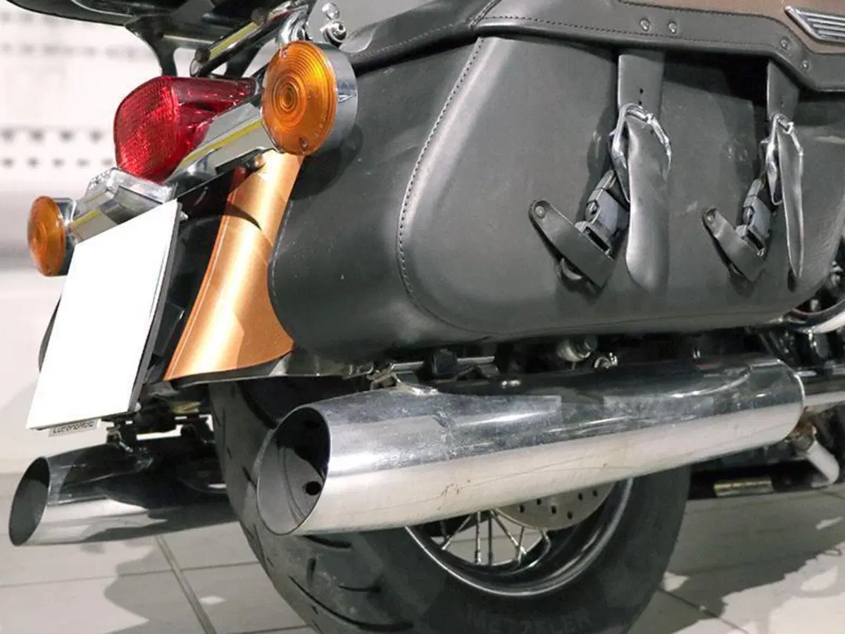 Harley-Davidson 1584 Road King (2006 - 07) - FLHR (5)