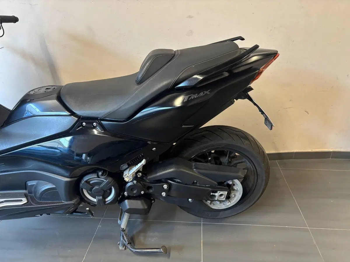 Yamaha T-Max 560 Tech Max (2022 - 24) (3)
