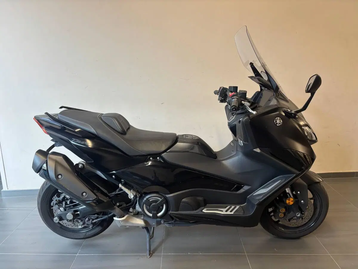 Yamaha T-Max 560 Tech Max (2022 - 24) (7)