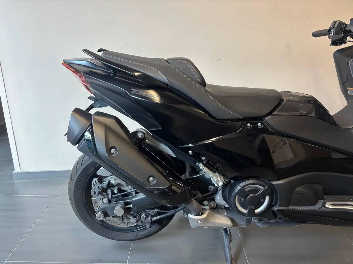 Yamaha T-Max 560 Tech Max (2022 - 24) (8)