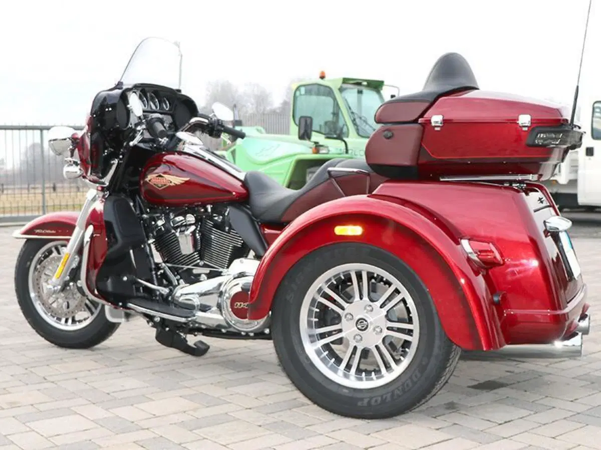 Harley-Davidson Tri Glide Ultra (2021 - 26) (2)