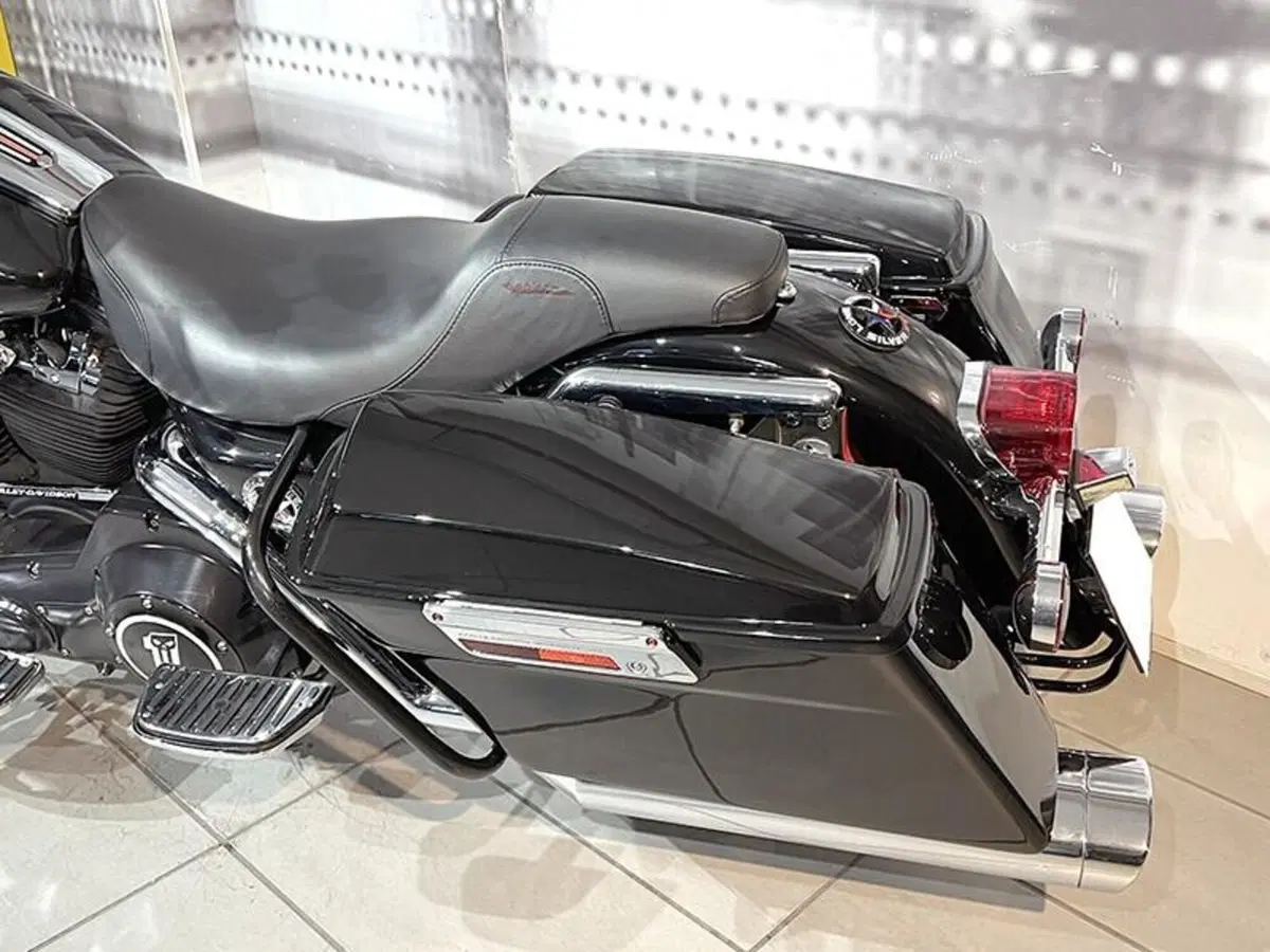 Harley-Davidson 1450 Electra Glide Standard (1999 - 00) - FLHT (3)