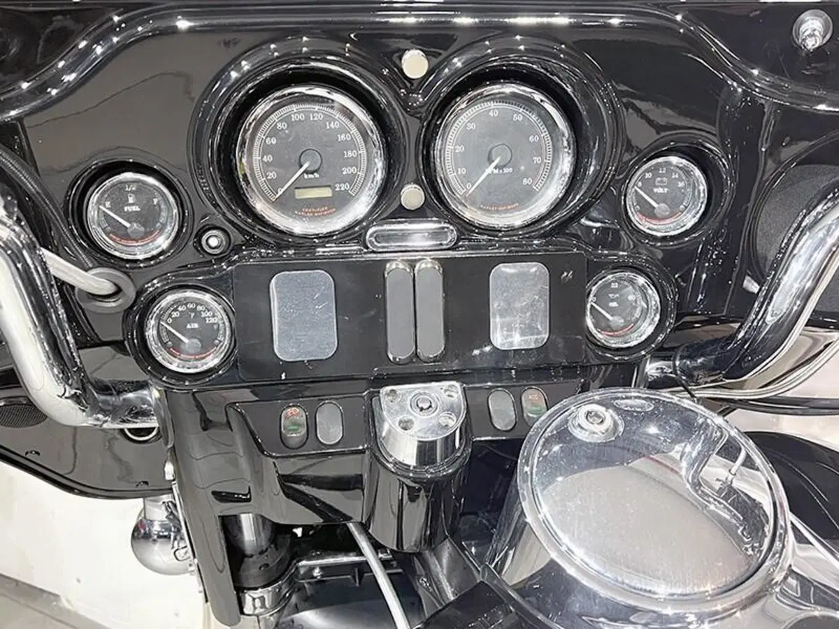 Harley-Davidson 1450 Electra Glide Standard (1999 - 00) - FLHT (6)