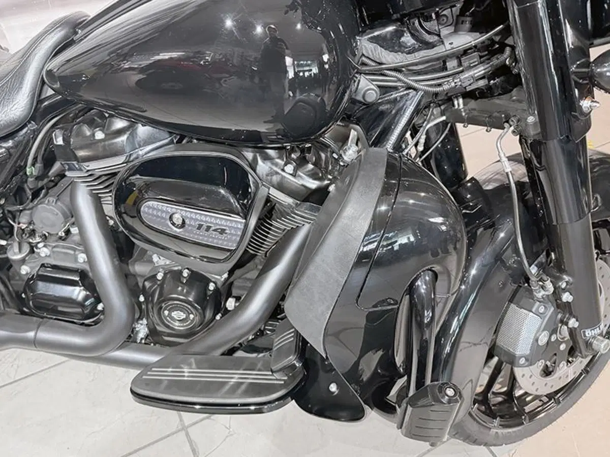 Harley-Davidson 114 Street Glide Special (2019 - 20) - FLHXS (6)