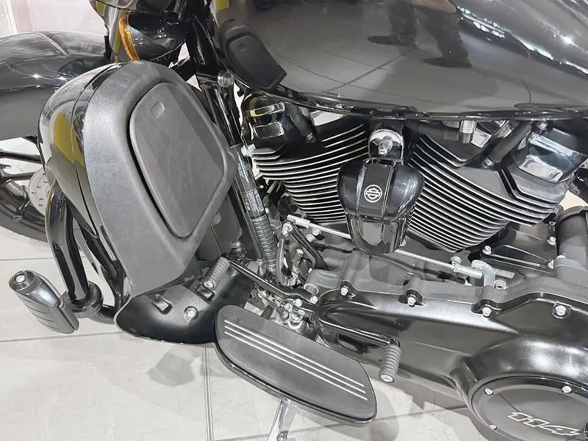 Harley-Davidson 114 Street Glide Special (2019 - 20) - FLHXS (9)